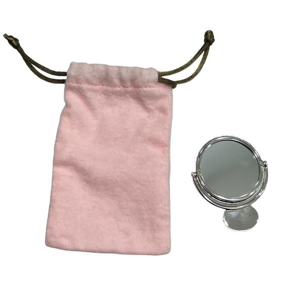 JUDITH LEIBER SILVER COMPACT HANDHELD MIRROR WITH PINK DUSTBAG - Picture 8 of 8